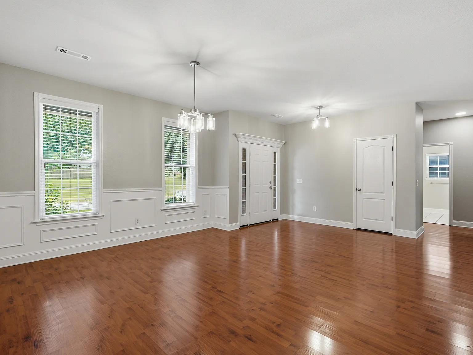 3 bed, 1963 sqft, $2,575 — Photo 3