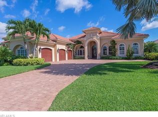 5672 Hammock Isles Dr, Naples, FL 34119