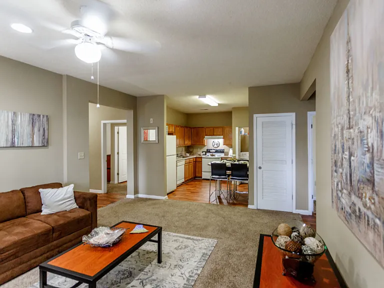 The Crown Apartments — Photo 9