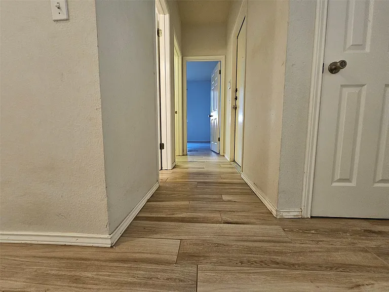 8506 Hillrock Dr — Photo 23
