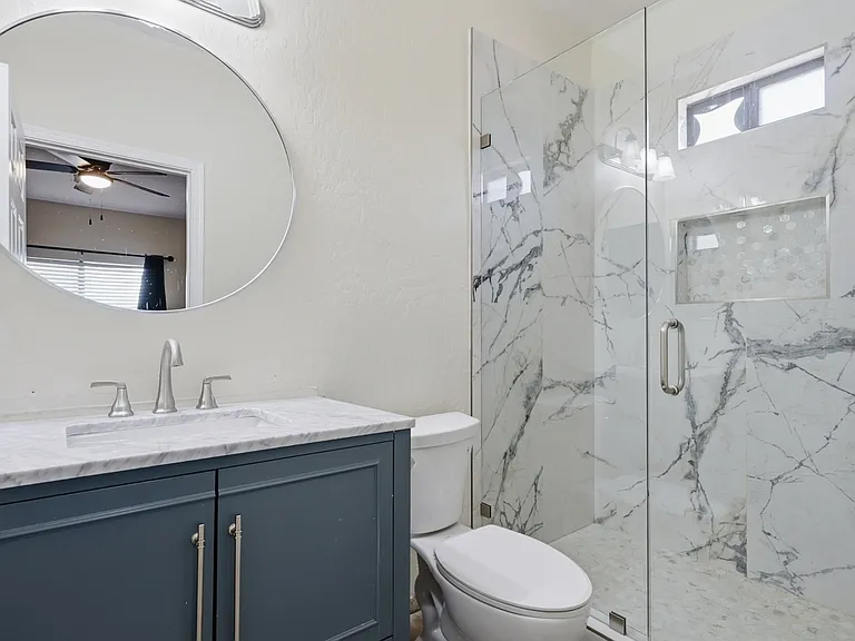 1008 W Saint Charles Ave — Photo 9