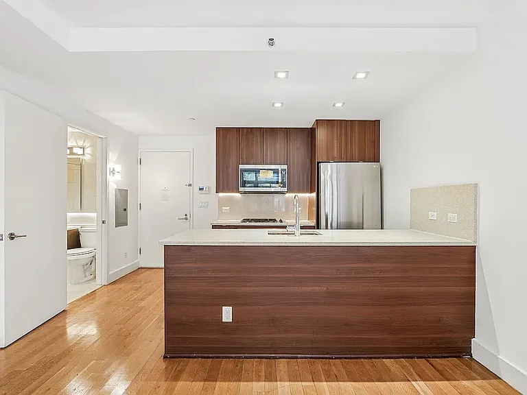 33 Caton Pl #6D — Photo 2