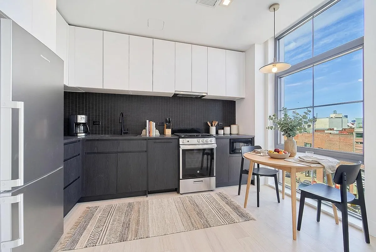 Building Photo - 658 Driggs Ave #2D