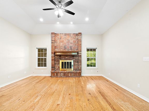 2nd image of 239 Deer Valley Dr