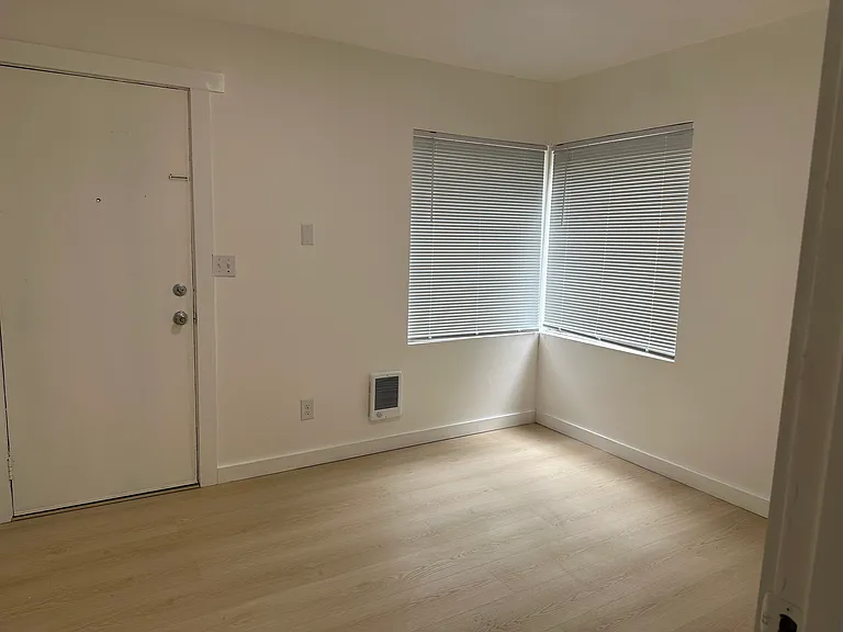 3719 S 272nd St — Photo 10