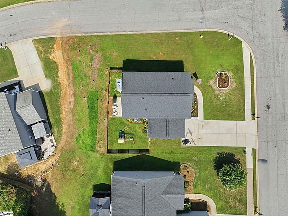 5th image of 25 Willow Bend Dr