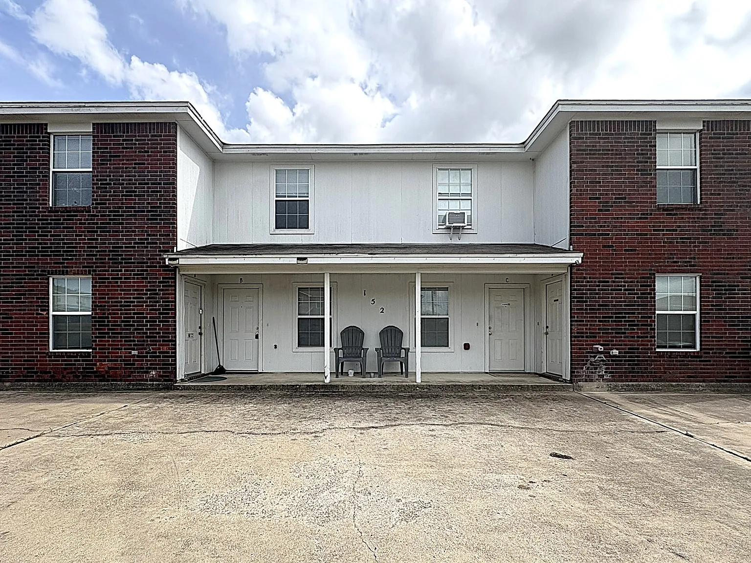 2 bed, 2.5 bath, 1144 sqft, $825 — Photo 1