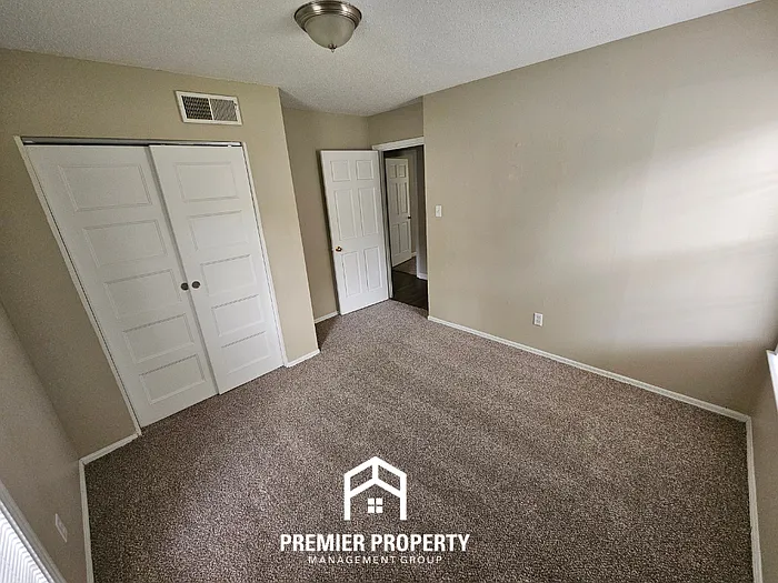 6329 Ridge Manor Dr — Photo 22