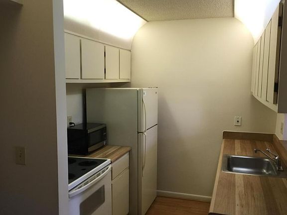 2nd image of 6479 Chasewood Dr APT E