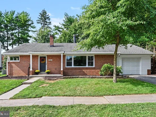604 Hillcrest Rd, Hershey, PA 17033