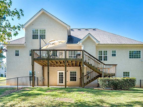 2nd image of 497 Glouchester Dr