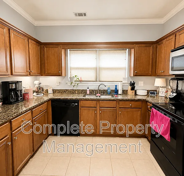 109 Oxmoor Place Cir — Photo 4