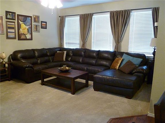 5th image of 2747 Scarborough Dr