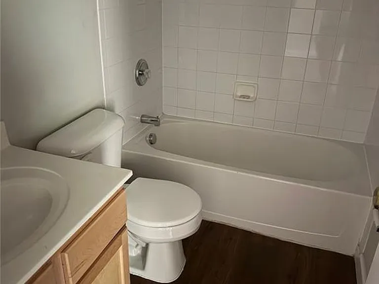 1969 Greenglen Dr #303 — Photo 9