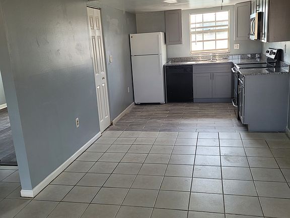 5th image of 200 Preston Ln #200