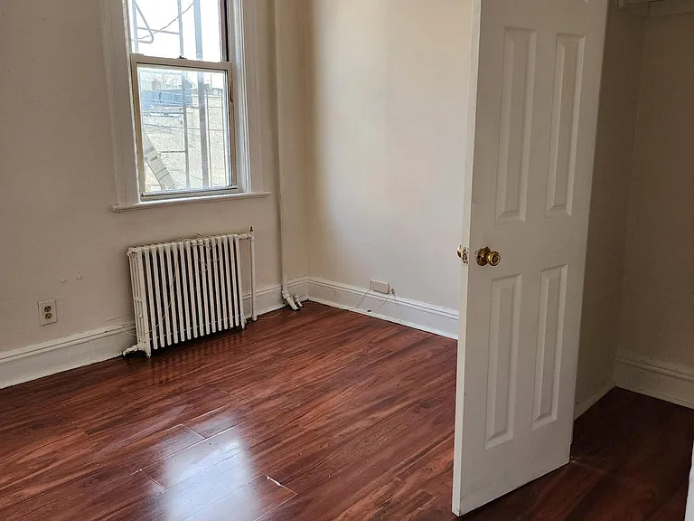 2F 10th North Bond St #2F — Photo 4
