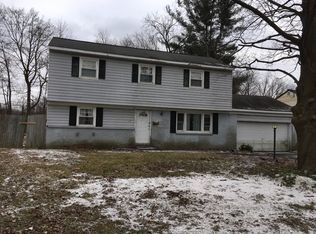 24 Duncan Dr, Latham, NY 12110