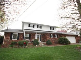 804 Brentwood Dr, Belpre, OH 45714