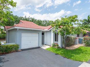 1401 Seagrape Cir, Weston, FL 33326