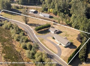 195 Cook Ferry Rd, Castle Rock, WA 98611