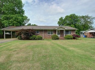 1313 W Market St, Athens, AL 35611