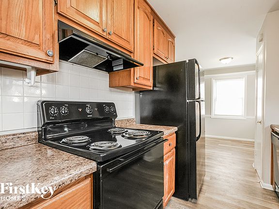5th image of 7001 Camelot Ct