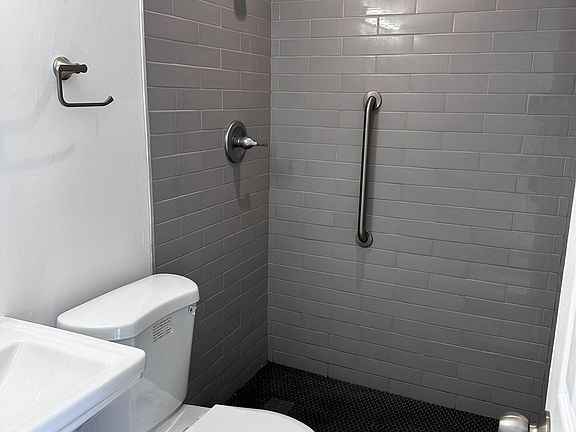 2nd image of 534 E 34th St #4