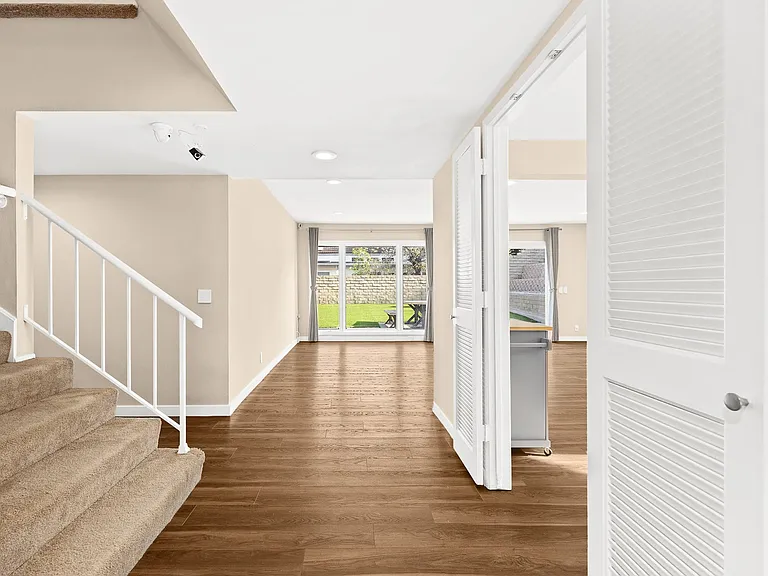 12110 Bowmore Ave — Photo 13