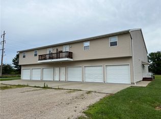 200 S Smith St, Teutopolis, IL 62467