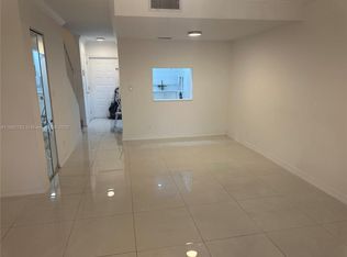 1624 NW 90th Way #1624, Pembroke Pines, FL 33024