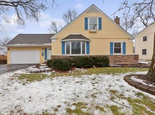 1216 Modaff Rd, Naperville, IL 60540