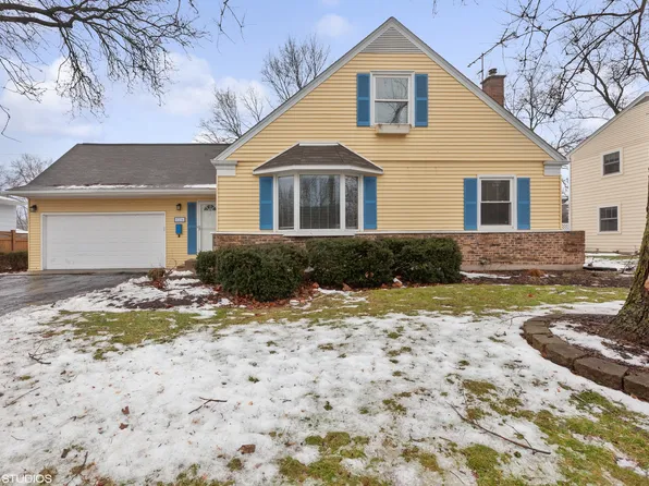 1216 Modaff Rd, Naperville, IL 60540