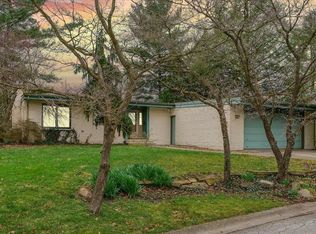 501 E Burkwood Ct, Urbana, IL