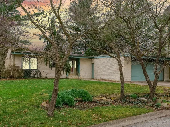 501 E Burkwood Ct, Urbana, IL 61801
