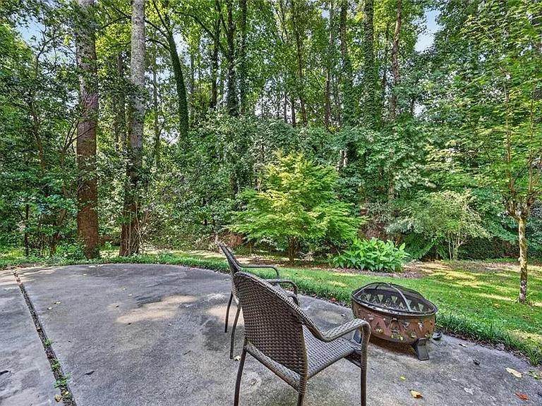 4100 Shawnee Ln NE — Photo 26