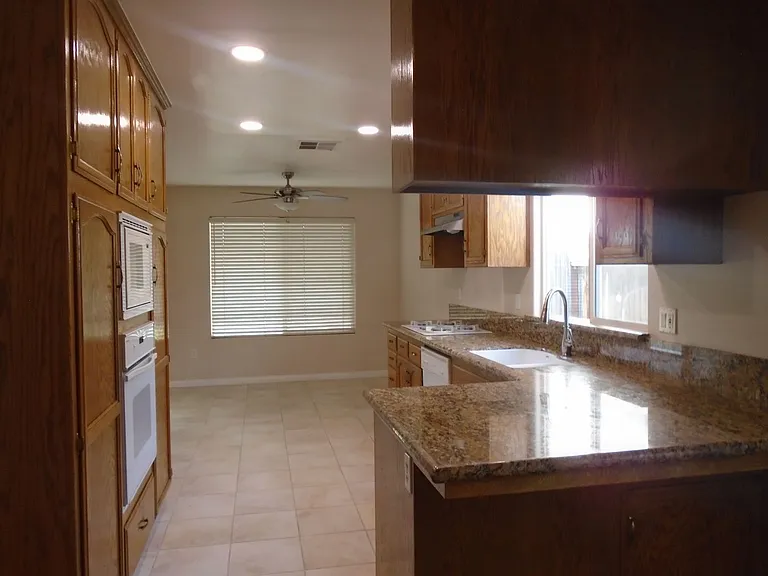 10314 Iroquois Ln — Photo 5