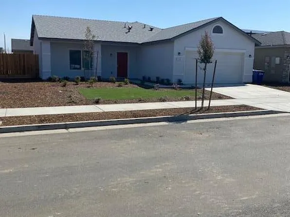 1146 S Royal Oak Place E, Porterville, CA 93257