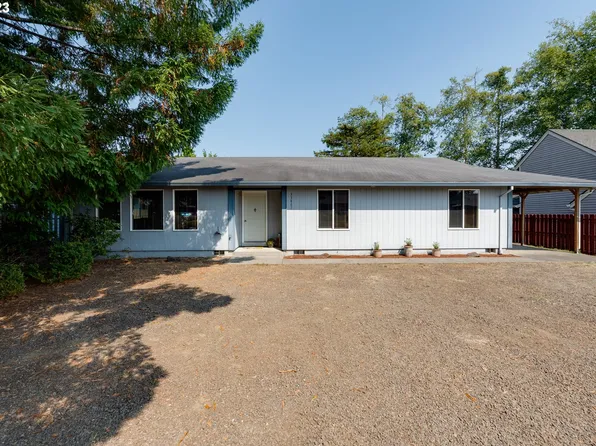 33867 Southshore Dr, Warrenton, OR 97146