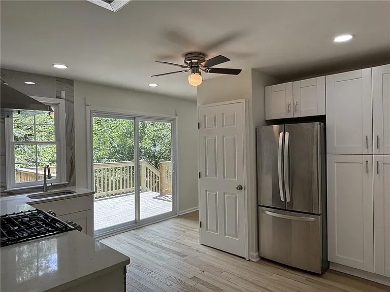 2469 Glynn Dr SE — Photo 8
