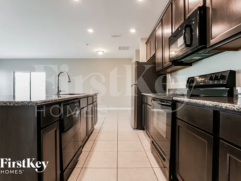 23338 Moorhead Ave — Photo 8