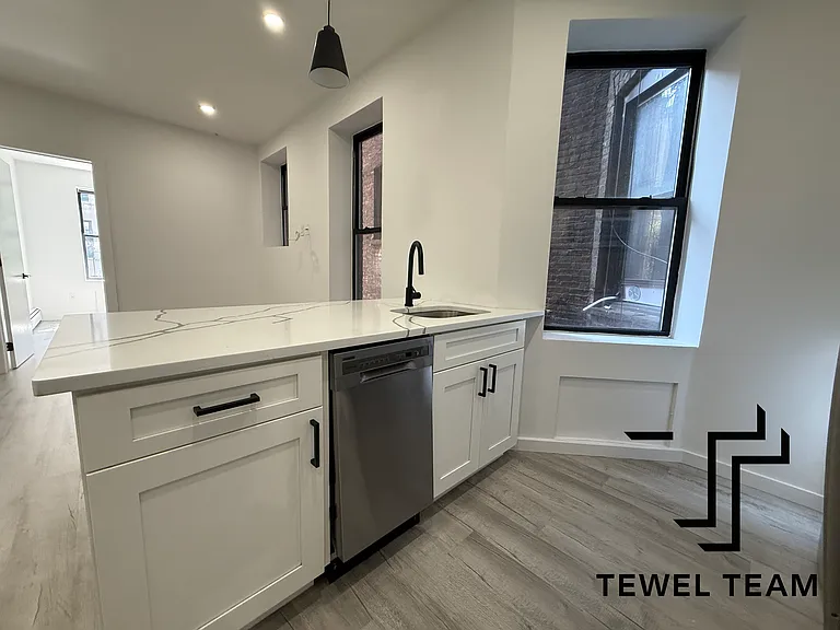 120 E 116th St #3R — Photo 8