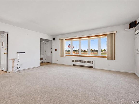 3rd image of 634 Broadway