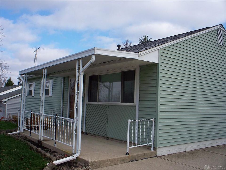 2nd image of 1340 Hemlock Dr