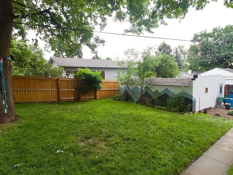 4460 Eliot St — Photo 25