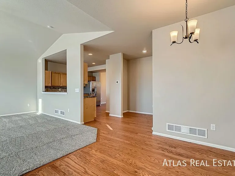 708 Finch Dr — Photo 4