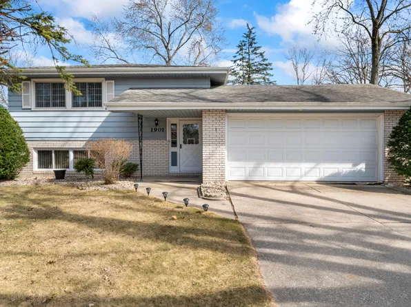 1901 Chippewa Dr, Schererville, IN 46375