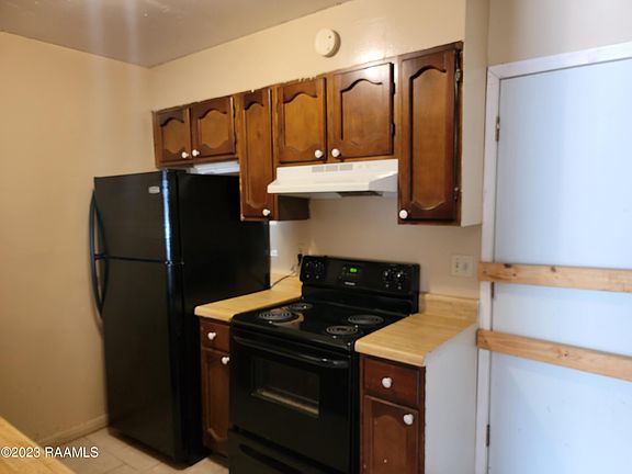 3rd image of 605 Marigny Cir #A-b