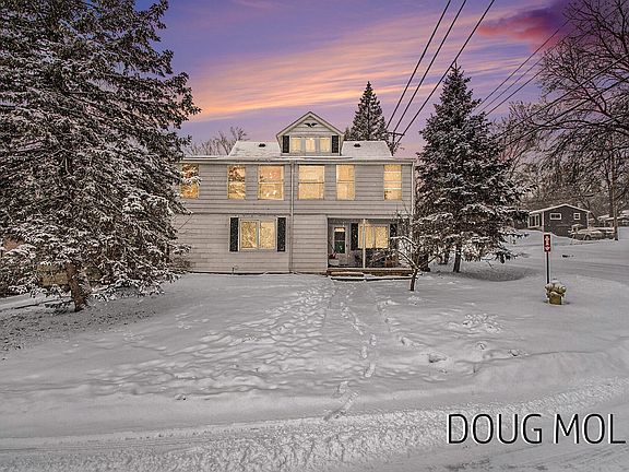 2nd image of 2255 Gaynor Ave NW