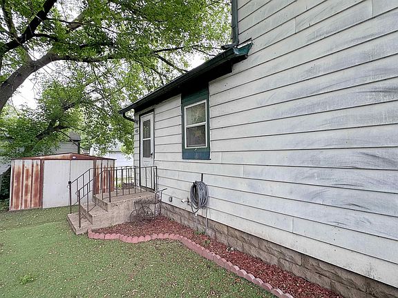 5th image of 102 Union St