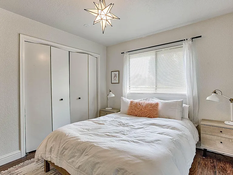 466 Woodcliff Dr #1 — Photo 17